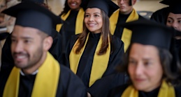 Scholarships for Hispanic and Latino/a MBA Students